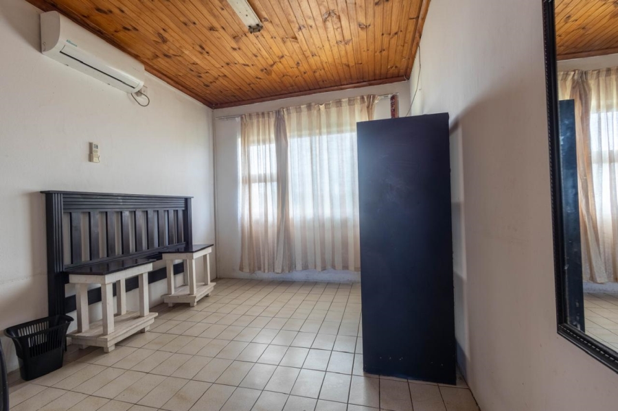 9 Bedroom Property for Sale in Sunnyridge Eastern Cape